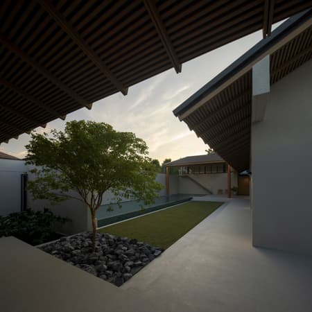 Baan Tectonix House